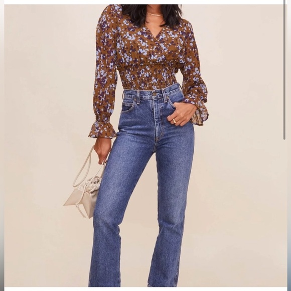 ASTR the label size small smocked waist puff sleeve floral blouse excellent cond - Picture 2 of 6